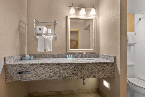 Quality Inn Wayne - Fairfield Area image 5